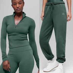 ALO Yoga Clover Green 1/4 Zip Top & Accolade Joggers Set